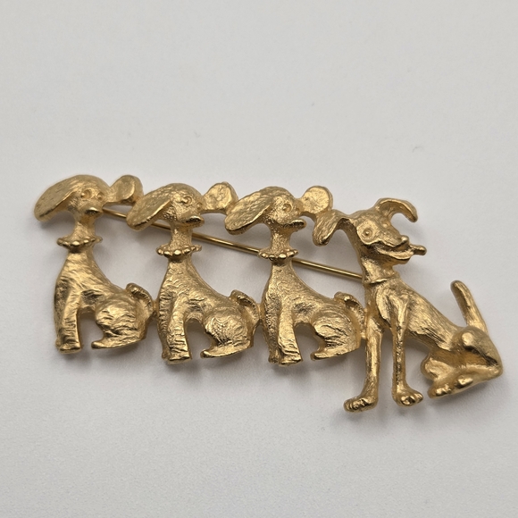 unbranded Jewelry - Gold Tone Puppy Dog Brooch Pin